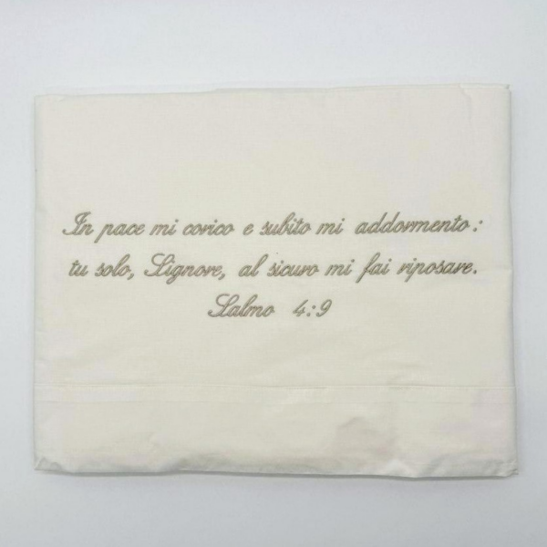 Lenzuola "Riposo Benedetto": Eleganza e Spiritualità